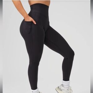 Buffbunny Rosa pocket legging in onyx black